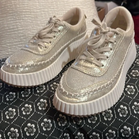 Dolce Vita Gold and White Platform Sneakers NEW Sz 8 - Picture 2 of 10